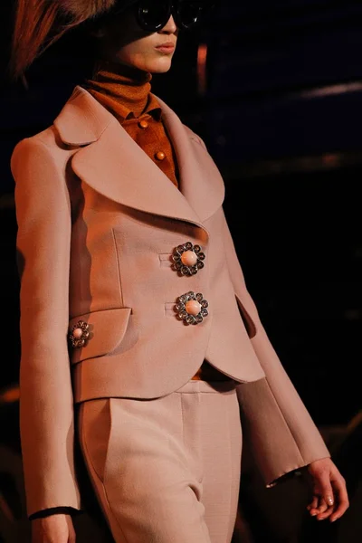 Look 11